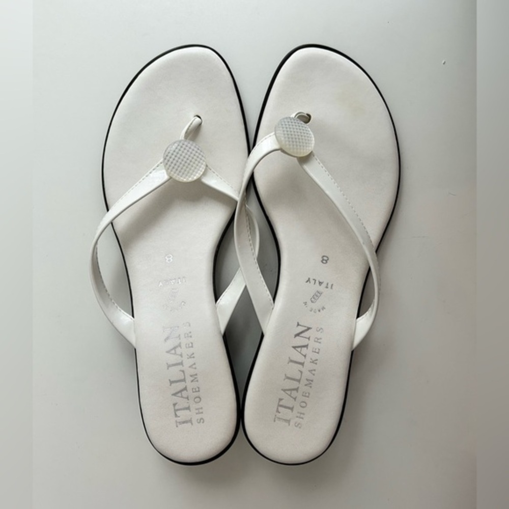 ITALIAN SHOEMAKERS Women Flip-Flop Sandals, White, Size 8